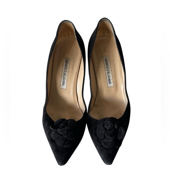 Manolo Blahnik Shoes - Manolo Blahnik• Black Suede Lisa Flower Pointed Toe Heels Pumps Sz:37.5/US:7